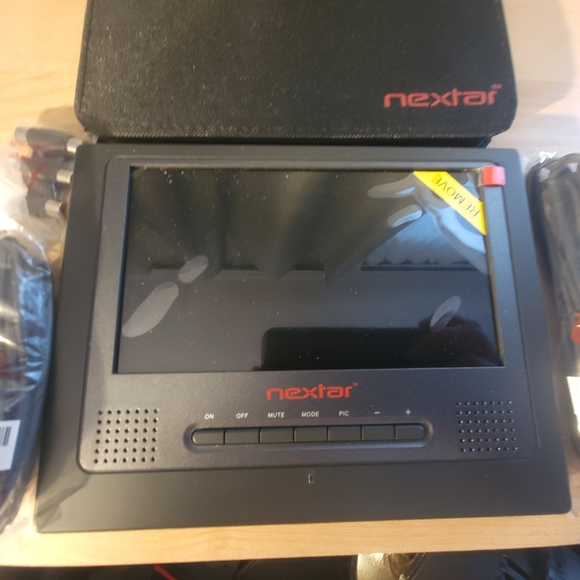 Nextar 7" TFT-LCD Monitor - Picture 3 of 3